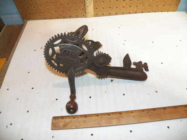 1898 E.C. SIMMONS KEEN KUTTER Cast Iron Apple Peeler / Parrer