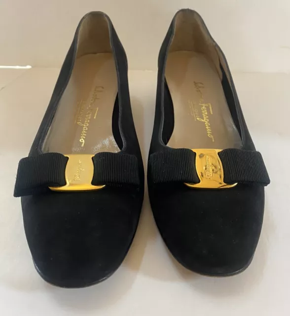 Salvatore Ferragamo Vara Lillaz Black Suede Leather Bow Pumps Heel Shoes 10 B