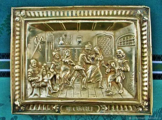 Panneau décoratif ancien avec la signature En laiton Taverne Old decorative pane 2