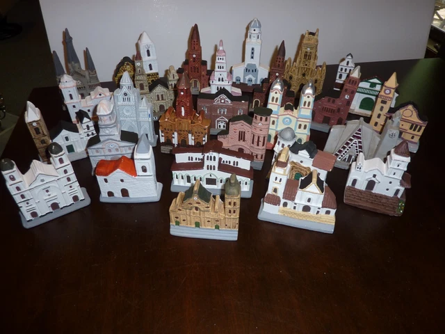 Plaster pottery clay Columbia souvenir village - 27 pieces