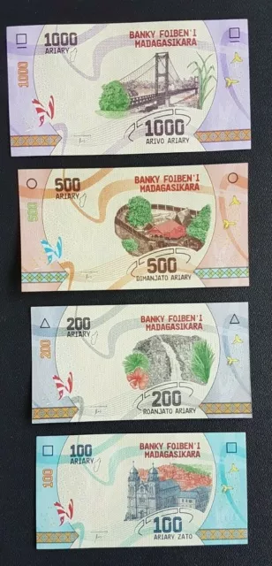 Afrique - Africa - African Notes - Serie  De 4 Billets De Madagascar Neuf-Unc.