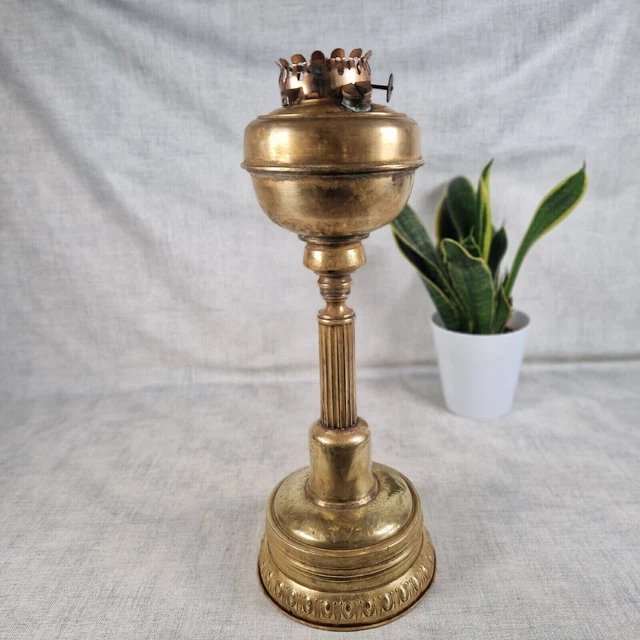 ANTIQUE VICTORIAN BRASS Corinthian Column Oil Lamp Base needs TLC £24.