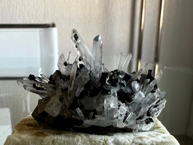 TURMALIN,ich löse m.Sammlung auf,27Gramm,Vitrinenstück,Turmalin+Kristall,Schwarz