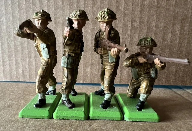 Adesivi Per Elmetto Tedesco WW2 Britains Deetail Scala 1:32. Foglio Da 36 Adesivi Vinilici Per Soldatini Giocattolo. Nazionalità Tedesca. - Foto 1