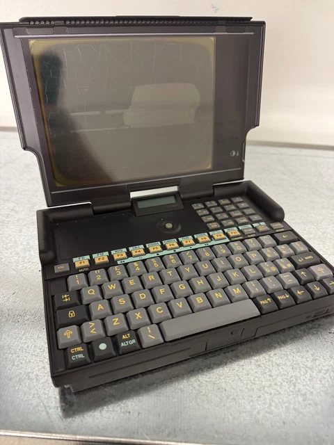 Ordenador Olivetti PCS 44/C | Sistema de Información UGR