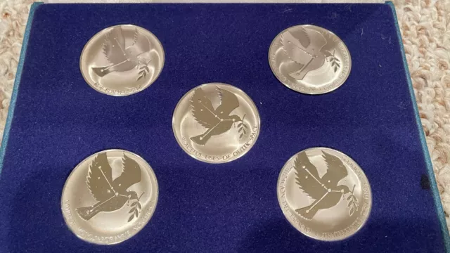 1975 United Nations Official Five Language Silver Medal Set, Use of Outer Space 1975 United Nations Official Five Language Silver Medal Set, Use of Outer Space
