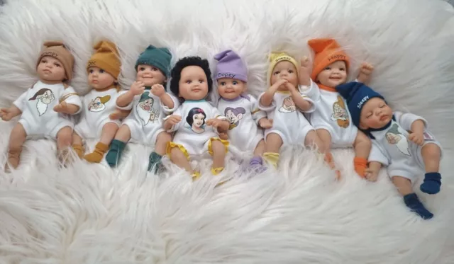 Ashton-Drake Disney Snow White & The Seven Dwarf Miniature Doll Collection