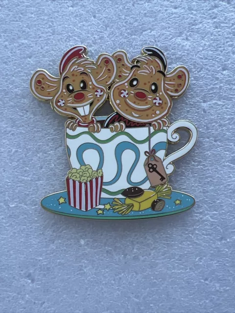 Davinci Fantasy Pins - Teacups - Cinderella’s Mice Jaq & Gus - LE75 - SHIPS FREE