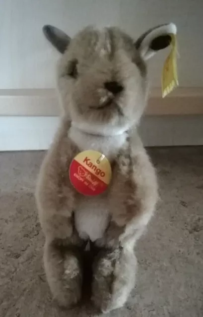 Steiff Känguru Kango 12 cm hellbraun mit creme Akzenten Brustschild Knopf im Ohr