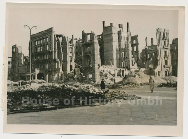 116143: Pressefoto: VOM KAISERHOF ZUR REICHSKANZLEI, Im Hotel "Kaiserhof" 1947