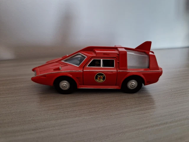 Corgi Captain Scarlet Red Car 2005 Corgi Captain Scarlet Red Car 2005