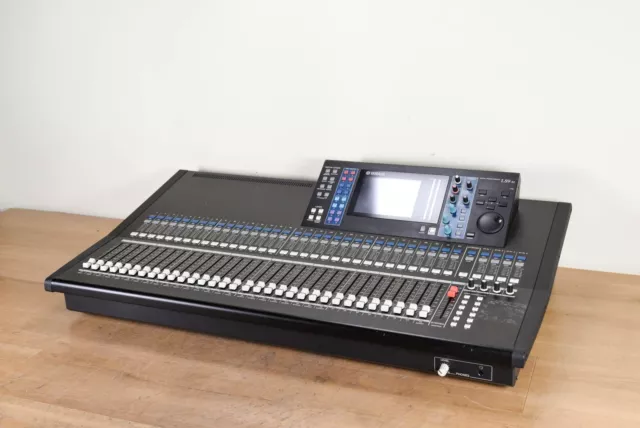 Yamaha LS9-32 32-Channel Digital Mixing Console CG00U38