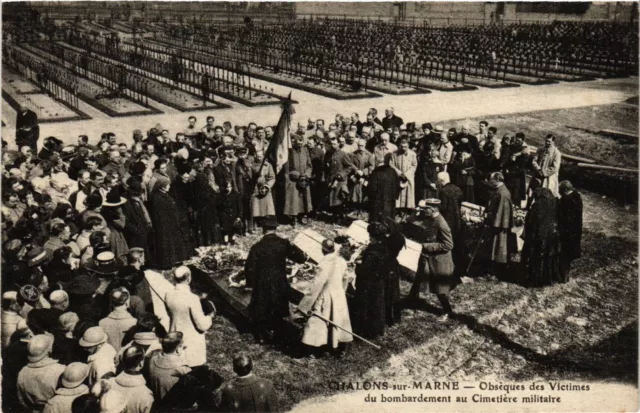 CPA CHALONS-sur-MARNE Obseques Victims Cemetery Bombing (743001)