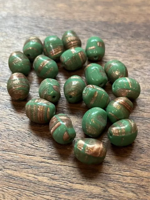 Lot  Of 20 VIntage Old Stock Glitter Gold Spot Green Art Glass LAMPWORK Beads