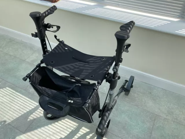 Rollator walker with seat black with silver frame