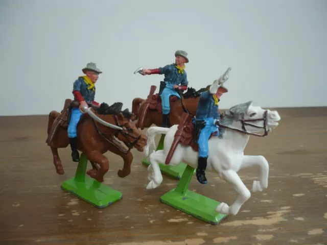 Britains Herald 3 Mounted  Us / 7Th Cavalry Soldiers