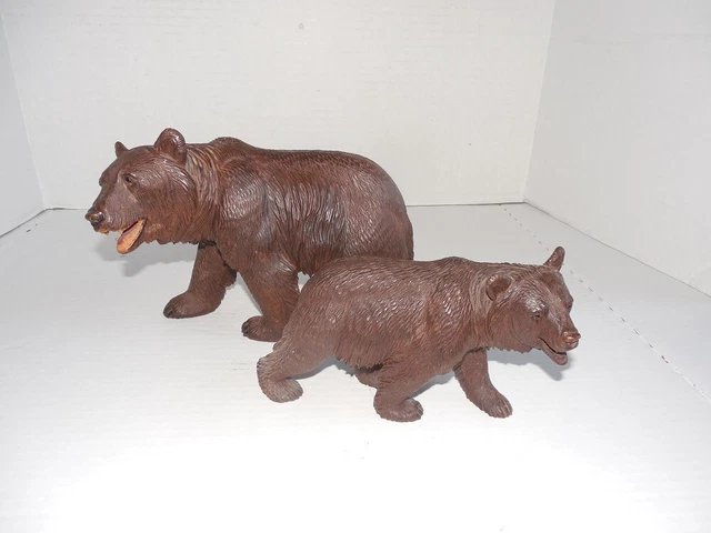 Pair of Carved Swiss Early 20th Century Bear signed 9,5" and 7" 2