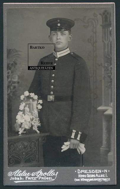 Foto ca. 1910 Dresden Garde-Soldat in Uniform bei Trauerfeier ? Beerdigung ?