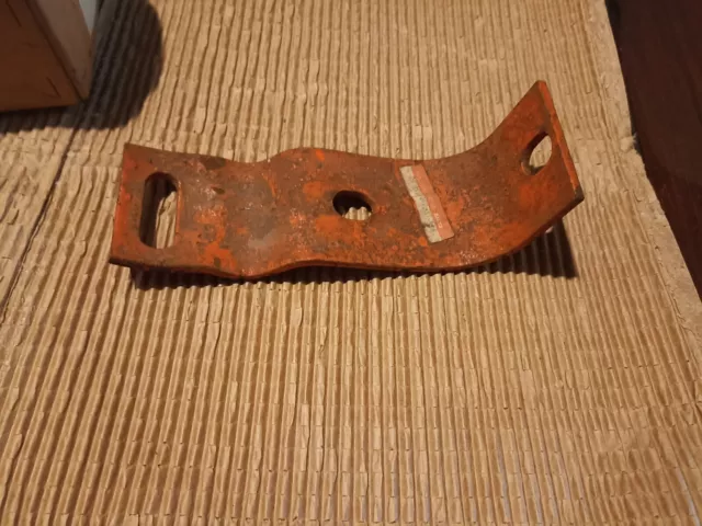 Deutz Fahr KH 4S , 40 Heuwender Halterungsblech Schwenkgehäuse 06580557