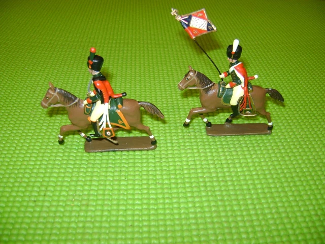 LOT DE 2 CAVALIERS EMPIRE EN PLOMB – Quiralu – Dont Un Porte-drapeau