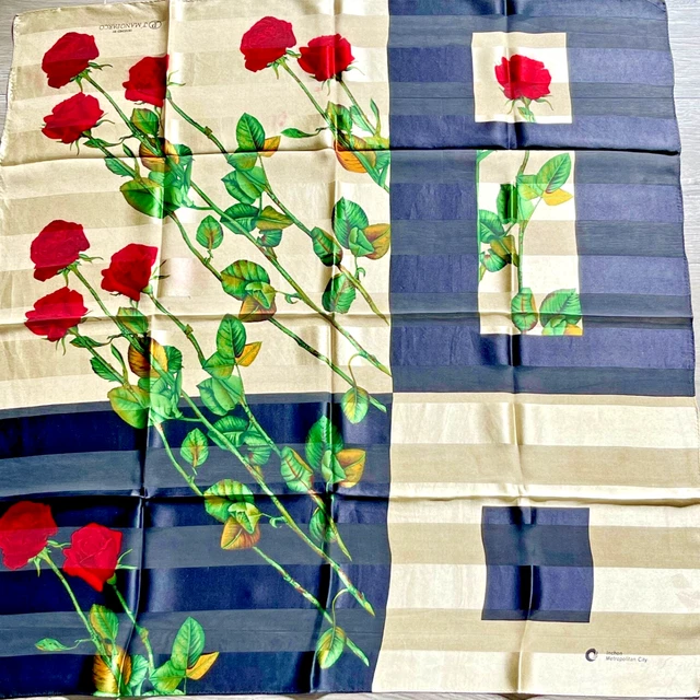 Foulard En Soie 100% Thaïlandaise - Motif Fleuri Rouge Foncé, Format Carré - Occasion, Accessoire élégant Et Léger