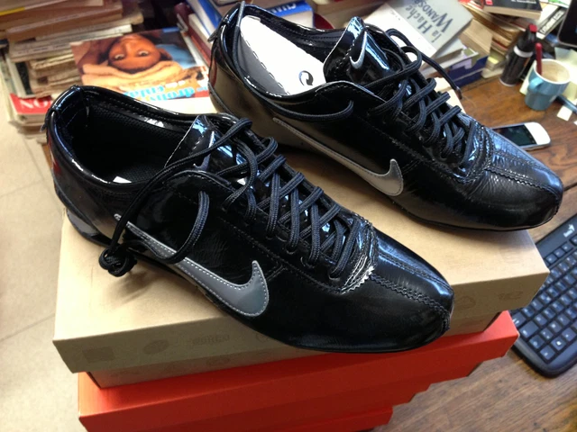 Chaussure de foot enfants Nike Taille 36,5 neuve