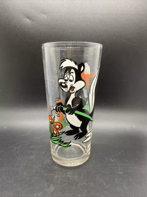 Vintage Looney Tunes 1976 Pepsi Glass Featuring Daffy Duck And Pepe Le