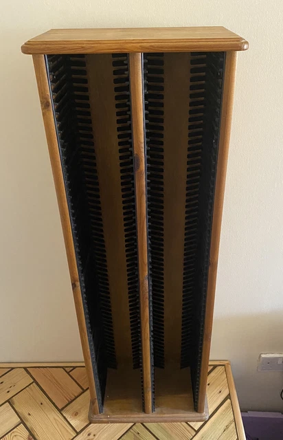 Gran torre de almacenamiento de CD de madera de pino maciza - Tiene capacidad para 120 CD independientes