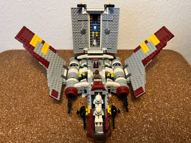 LEGO Star Wars: Republic Attack Shuttle (8019) Teile und Figure vollständig 2