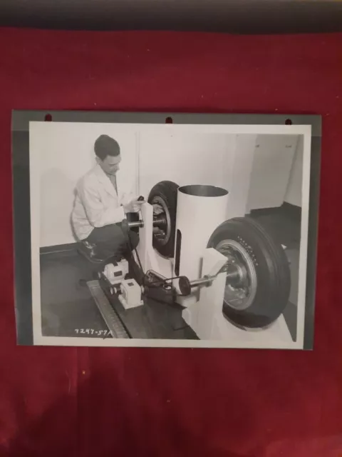 1940s Goodyear Research Lab Chemist Tests Aircraft Tires 8x10 Photo Akron Oh #A