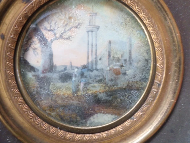 Broche Ancienne Avec Miniature Peinte Sous Verre - Métal Doré Signée | Occasion