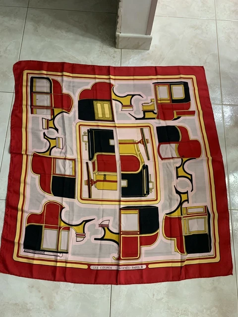 Foulard Carré HERMÈS 'Les Coupés' 100% Soie - Vintage Rouge - Occasion Très Bon État Général (TBEG)