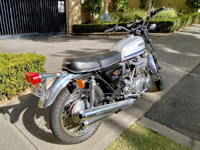 Suzuki GT550