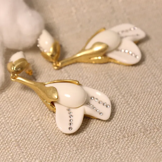 Signed Oscar de la Renta Magnolia Flower White Drop Statement Earrings 3