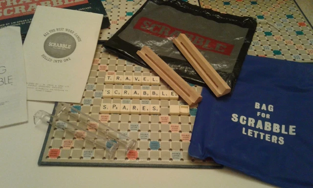 100 Pièces De Scrabble Original Spear's Games - Lettres Noires Dos Carré - Occasion