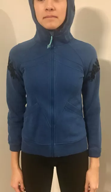 IVIVVA by Lululemon Blue w/Floral Appliques Hoodie Jacket Thumb holes Girls 12