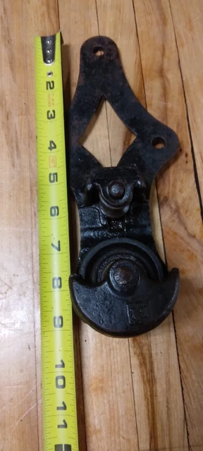 Allith Prouty Reliable Door Hanger Pulley 001 3