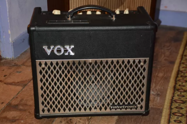 amplificateur guitare vox valvetronix VT 15