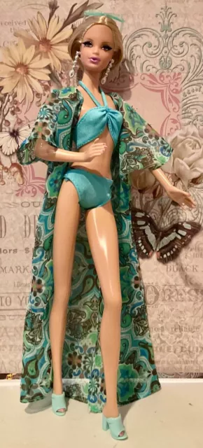 The Barbie Look City Shopper Nude Doll 2012 #X8256 + Poolside Fashion + More