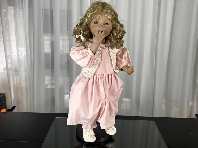 Poupée en porcelaine Größle Schmidt 60 cm. Excellent état