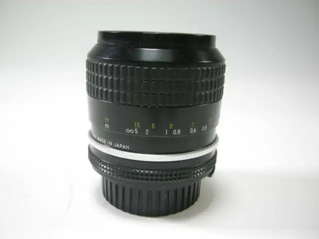 Nikon Nikkor 28mm f2 Ai