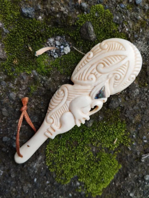 Maori Pendant Wahaika Hand Carved Bone Abalone New Zealand 