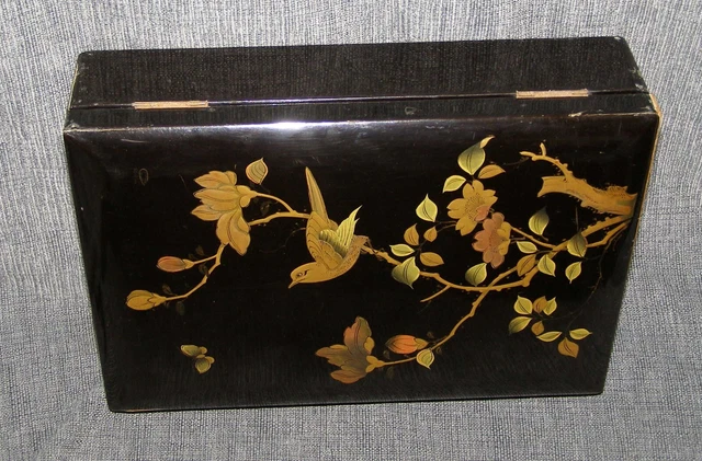 Belle boîte en bois laqué décor japonisant 6