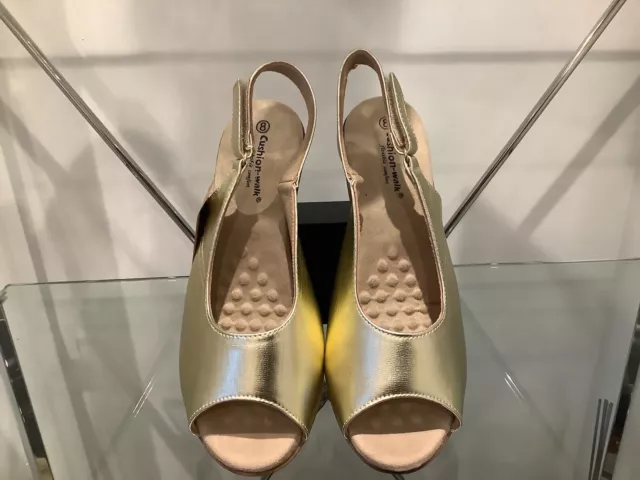 Cushion walk sales peep toe shoes