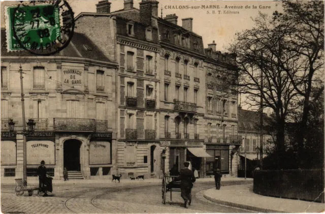 CPA CHALONS-sur-MARNE - Avenue de la Gare (742320)
