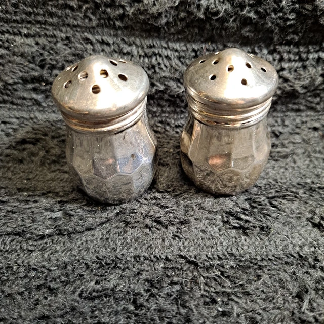 Two Vintage Sterling Silver Stamped Salt & Pepper Shaker In Great Condition