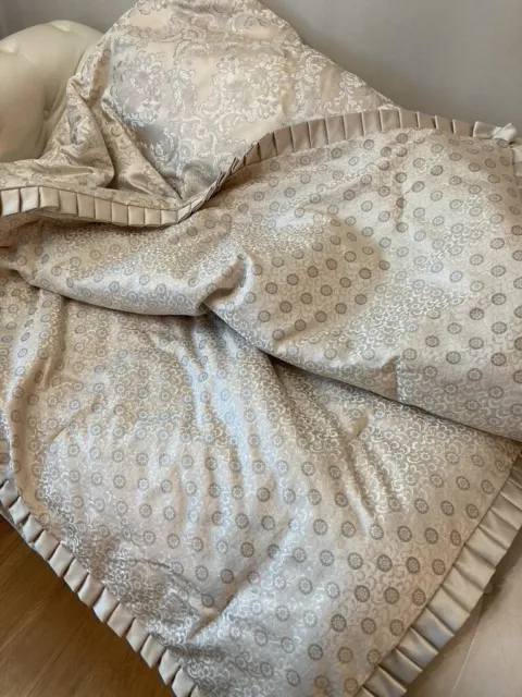 WATERFORD BRYANNE PLEATED CHAMPAGNE GOLD &SILVER Queen Comforter & 2  Shams