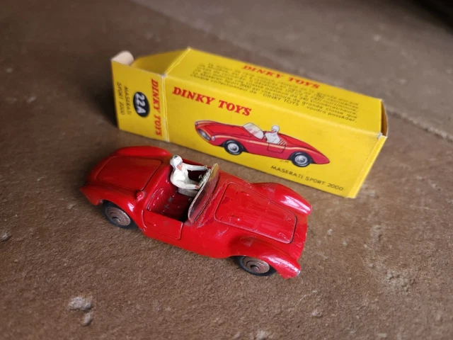 Dinky toys originale 22A Maserati sport 2000 rouge avec sa boîte d'origine - Collection Dinky toys originale 22A Maserati sport 2000 rouge avec sa boîte d'origine - Collection