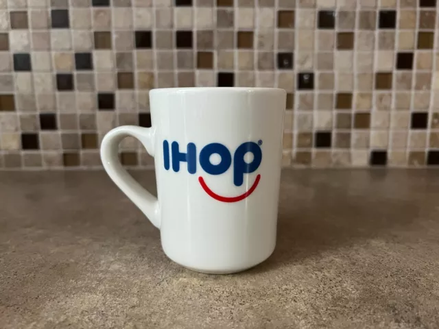 TUXTON Coffee Mug Cup Smiling IHOP Vintage Restaurant Warehouse of Pancakes T1w