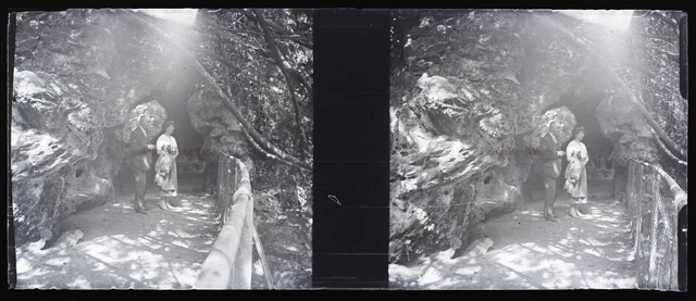 Couple Grotte c1930 Photo NEGATIVE Stereo Plaque de Verre Vintage V39n